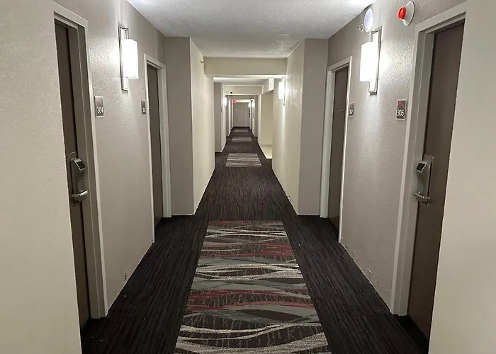 Red Roof Inn Charleston - Dunbar