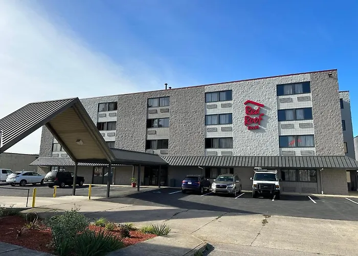 Red Roof Inn Charleston - Dunbar